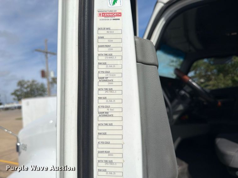 image for item EI7705 2015 Kenworth T680 semi truck