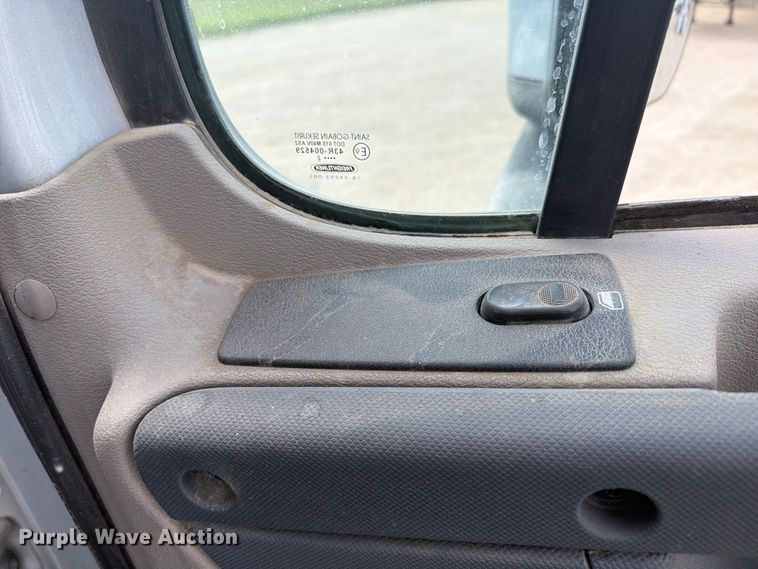 image for item EI7707 2013 Freightliner Cascadia semi truck