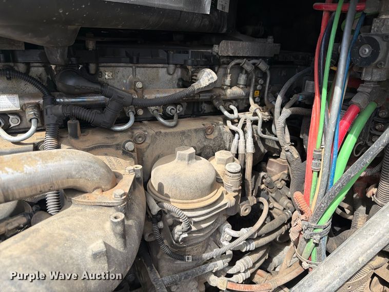 image for item EI7707 2013 Freightliner Cascadia semi truck