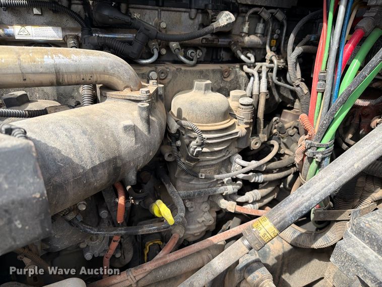 image for item EI7707 2013 Freightliner Cascadia semi truck