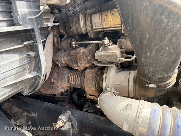 image for item EI7707 2013 Freightliner Cascadia semi truck