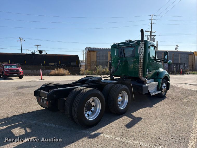 image for item EL2649 2015 Kenworth T680 semi truck