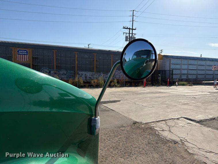 image for item EL2649 2015 Kenworth T680 semi truck