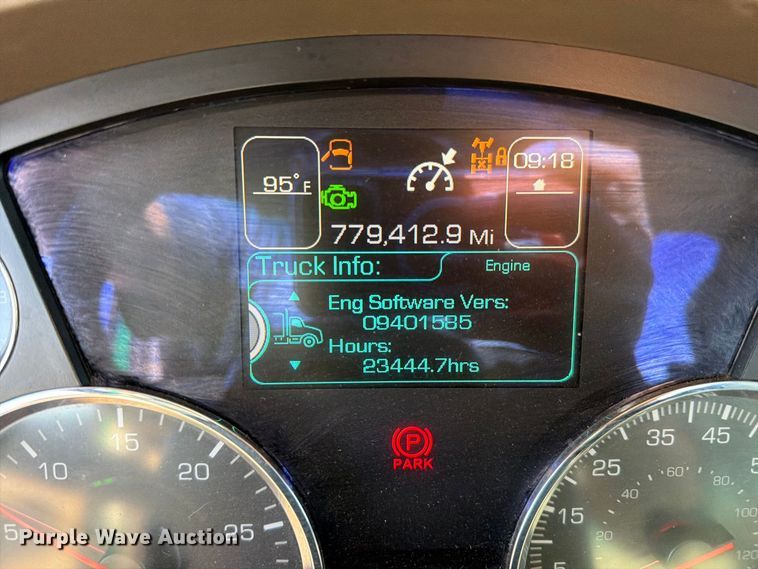 image for item EL2649 2015 Kenworth T680 semi truck