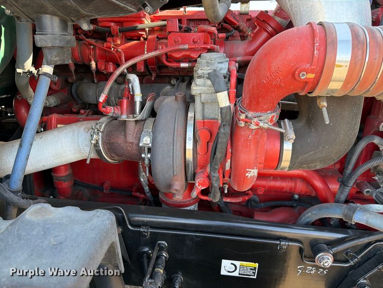 image for item EL2649 2015 Kenworth T680 semi truck
