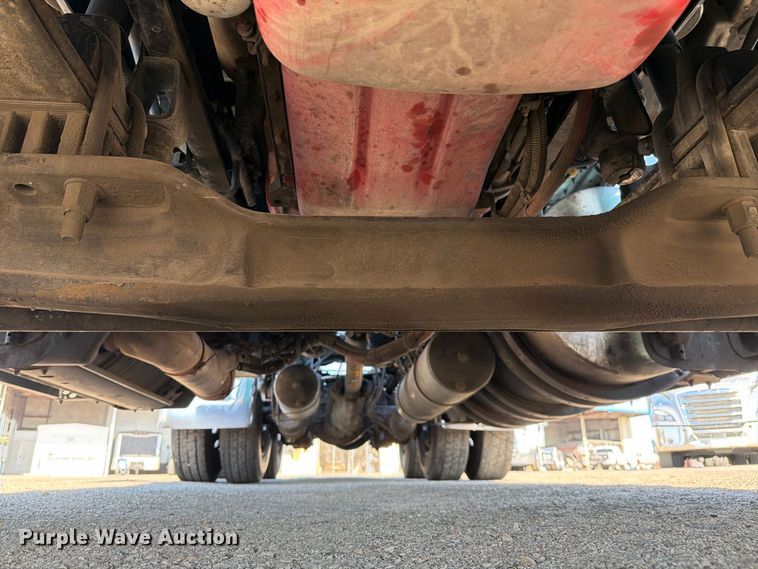 image for item EL2649 2015 Kenworth T680 semi truck