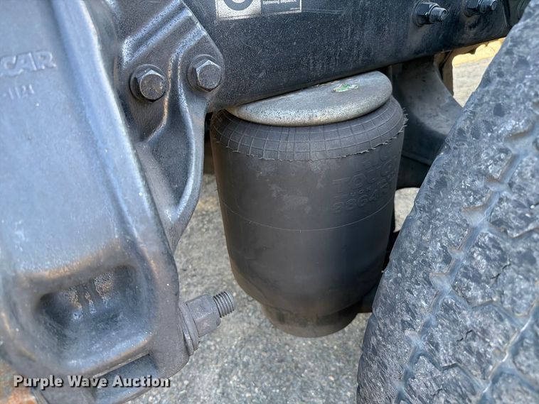 image for item EL2649 2015 Kenworth T680 semi truck