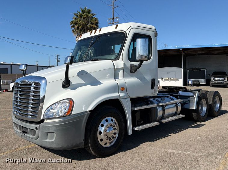 image for item EL2650 2017 Freightliner Cascadia semi truck