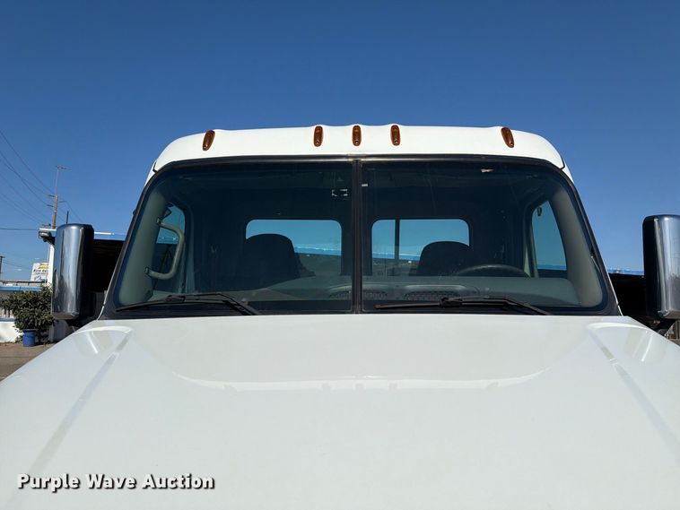 image for item EL2650 2017 Freightliner Cascadia semi truck