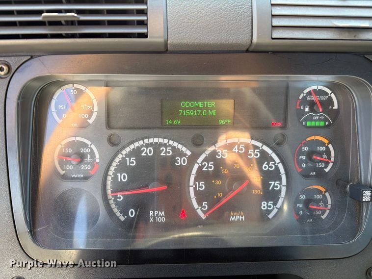 image for item EL2650 2017 Freightliner Cascadia semi truck