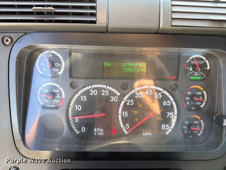 image for item EL2650 2017 Freightliner Cascadia semi truck