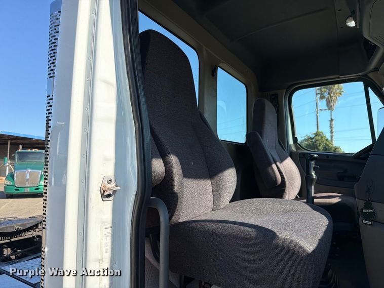 image for item EL2650 2017 Freightliner Cascadia semi truck