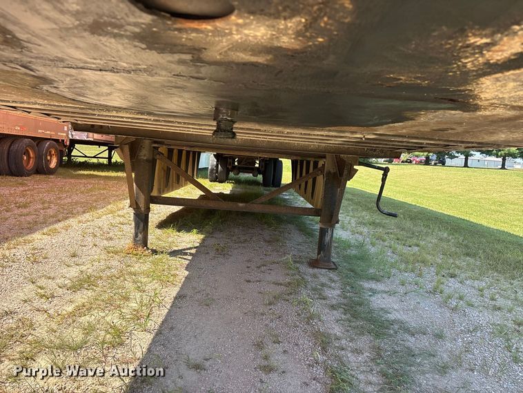image for item ER3278 2004 Wabash dry van trailer
