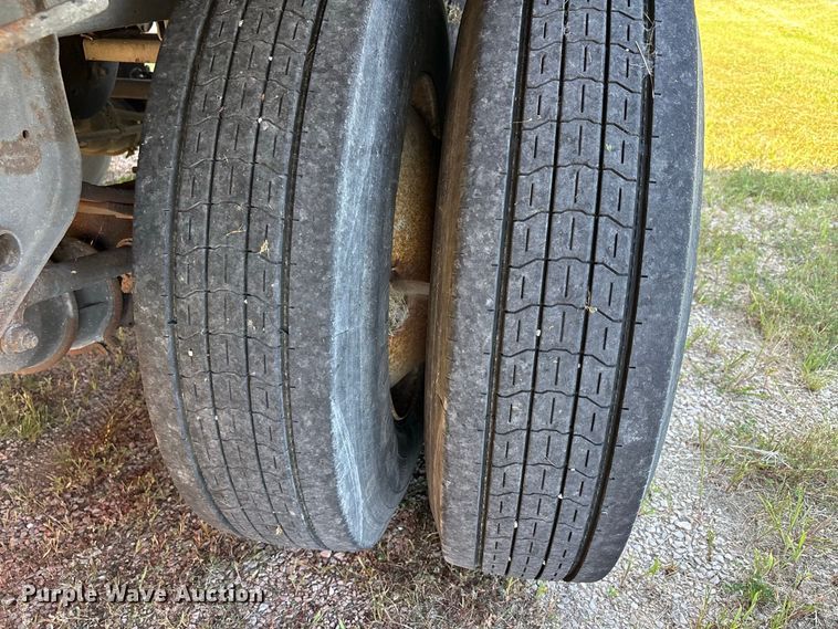 image for item ER3278 2004 Wabash dry van trailer