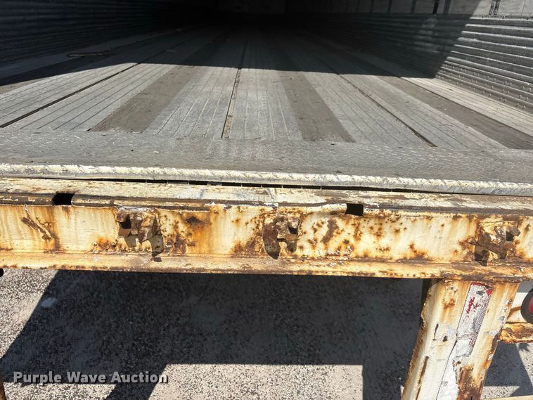 image for item ER3279 2005 Wabash dry van trailer
