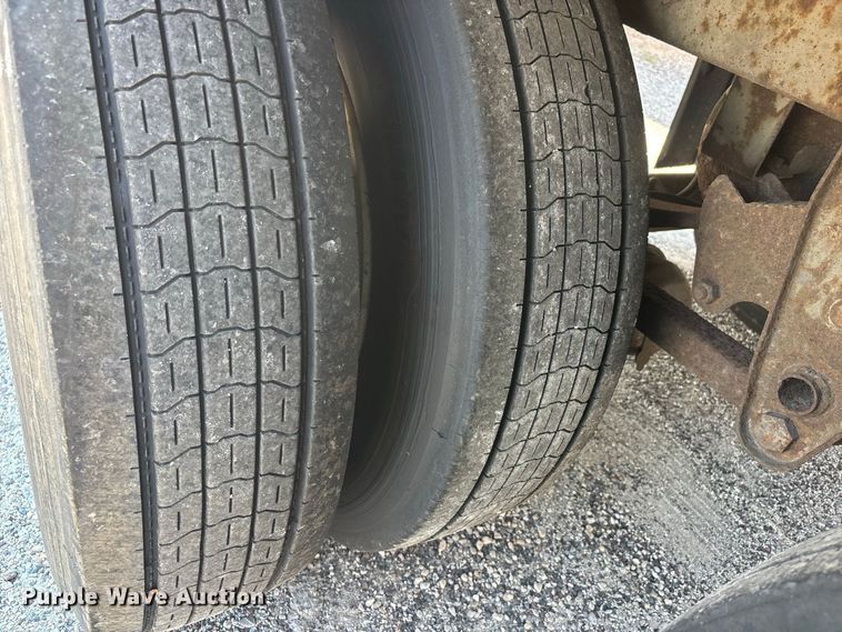 image for item ER3279 2005 Wabash dry van trailer