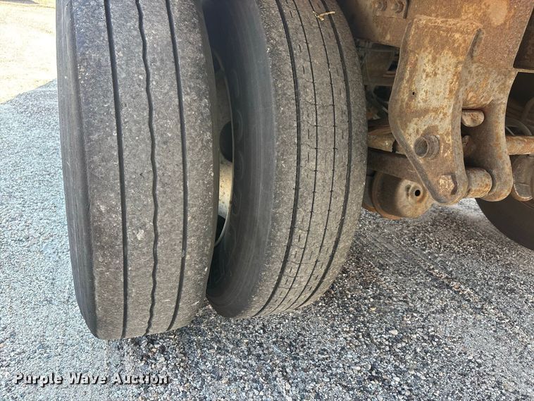 image for item ER3279 2005 Wabash dry van trailer
