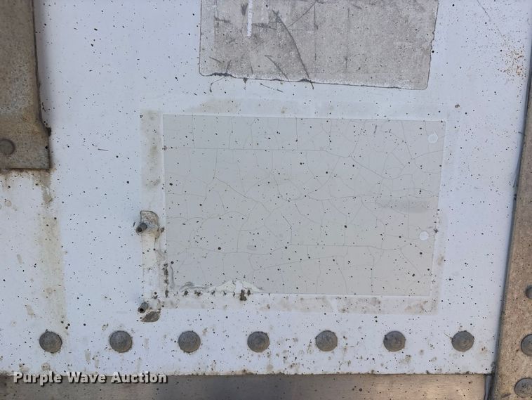 image for item ER3279 2005 Wabash dry van trailer