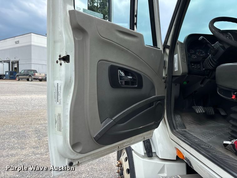 2017 International LF687 PROSTAR+