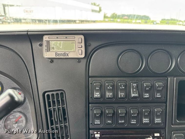 2017 International LF687 PROSTAR+