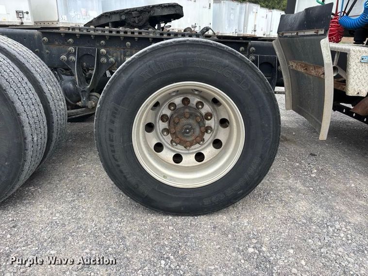 2017 International LF687 PROSTAR+