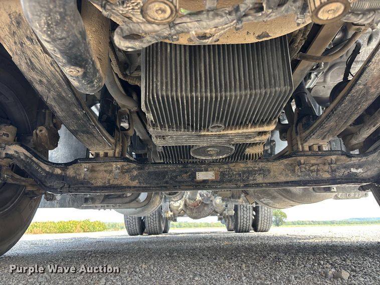 image for item ER3353 2018 Peterbilt 579 semi truck