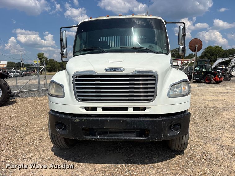 image for item ES8103 2012 Freightliner Business Class M2 rollback truck