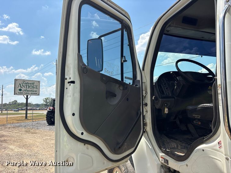 image for item ES8103 2012 Freightliner Business Class M2 rollback truck