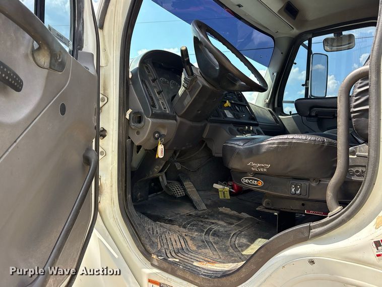image for item ES8103 2012 Freightliner Business Class M2 rollback truck