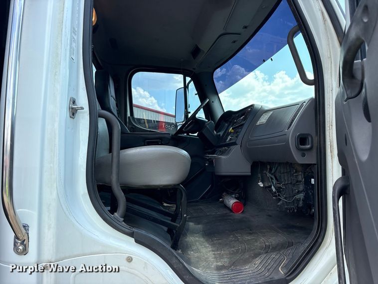 image for item ES8103 2012 Freightliner Business Class M2 rollback truck