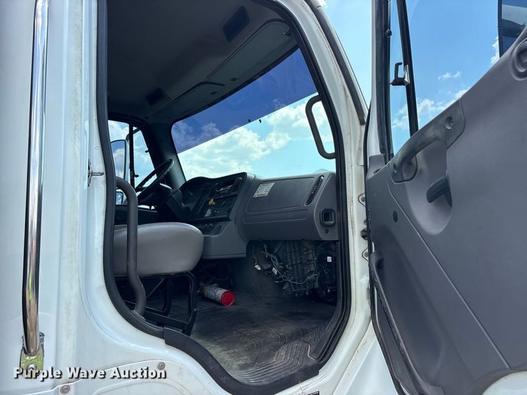 image for item ES8103 2012 Freightliner Business Class M2 rollback truck