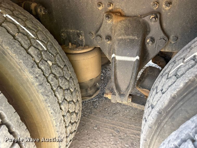 image for item ES8103 2012 Freightliner Business Class M2 rollback truck