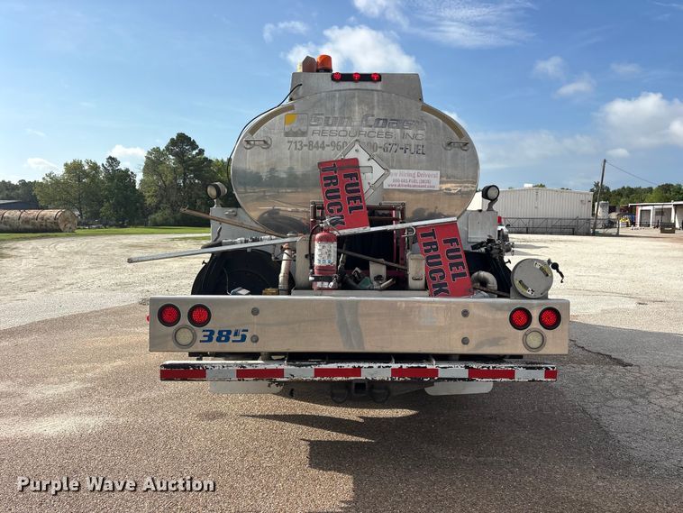 image for item ES8108 2009 International 4400 fuel truck