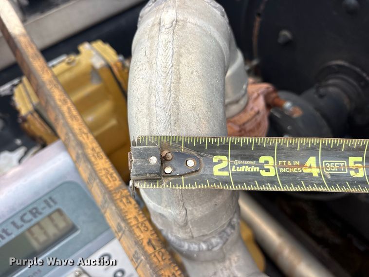image for item ES8108 2009 International 4400 fuel truck