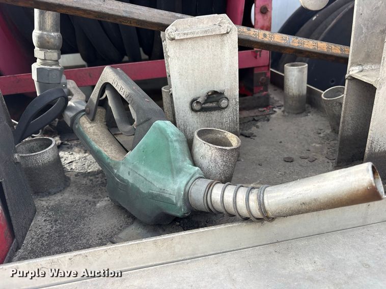 image for item ES8108 2009 International 4400 fuel truck