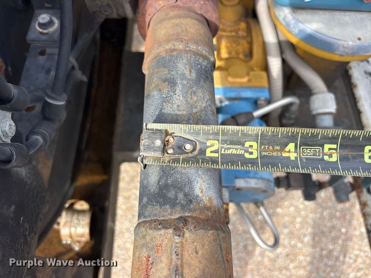 image for item ES8108 2009 International 4400 fuel truck