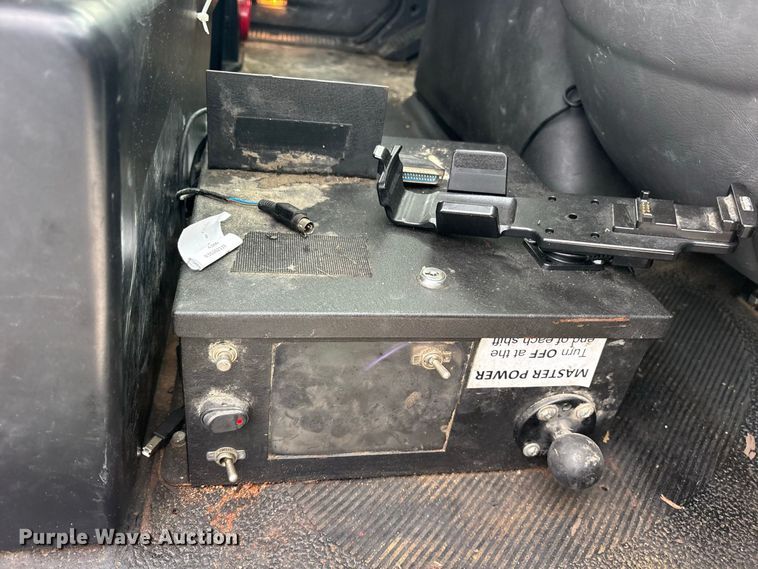image for item ES8108 2009 International 4400 fuel truck