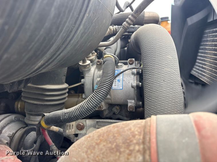 image for item ES8108 2009 International 4400 fuel truck