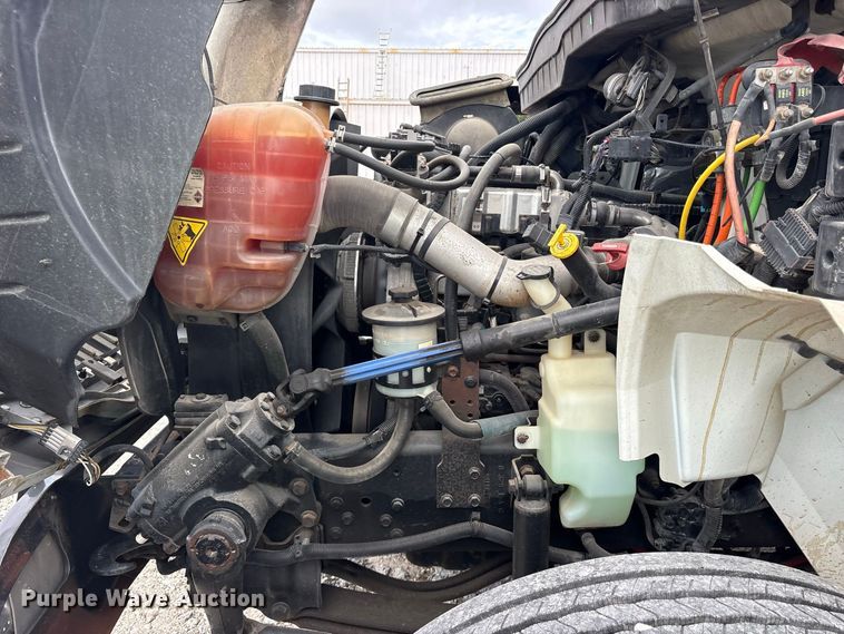 image for item ES8108 2009 International 4400 fuel truck