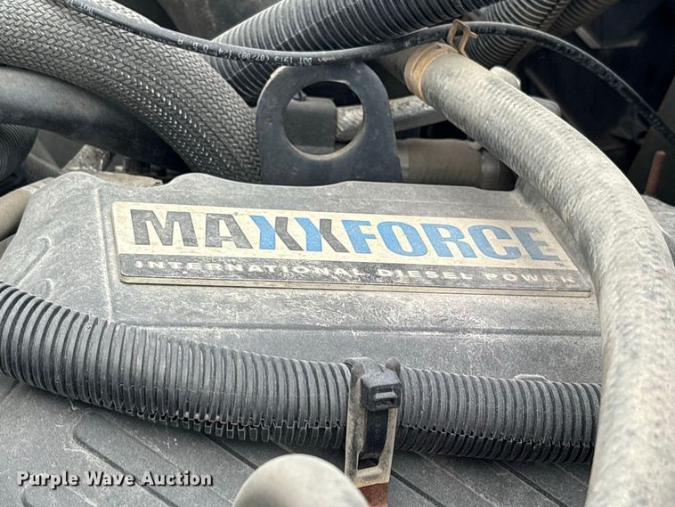 image for item ES8108 2009 International 4400 fuel truck