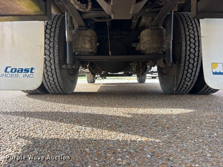image for item ES8108 2009 International 4400 fuel truck