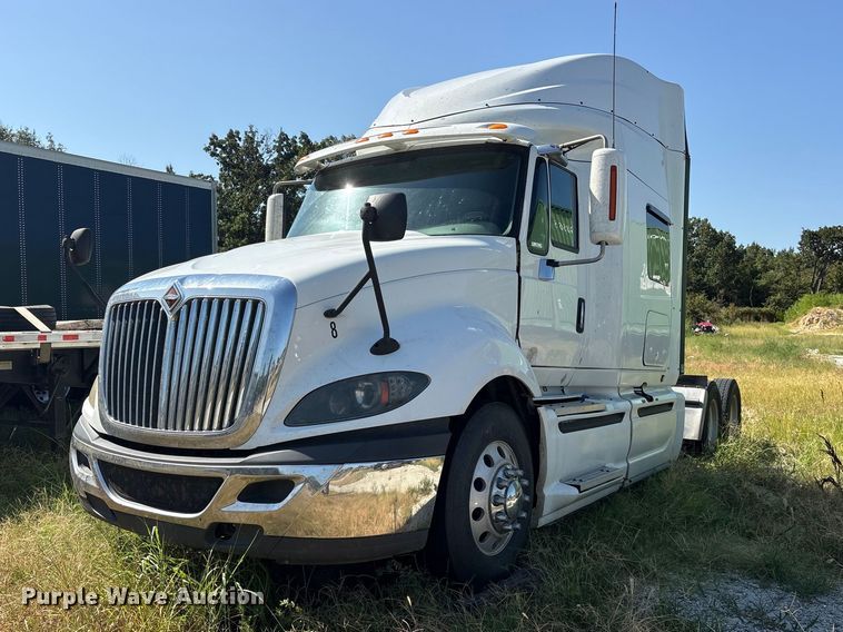 2015 International ProStar 122 semi truck