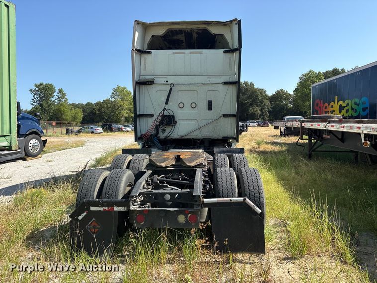 image for item ET0404 2015 International ProStar 122 semi truck