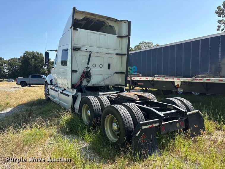 image for item ET0404 2015 International ProStar 122 semi truck