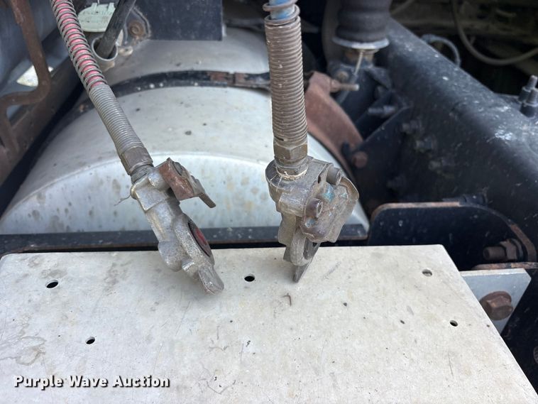 image for item ET0404 2015 International ProStar 122 semi truck