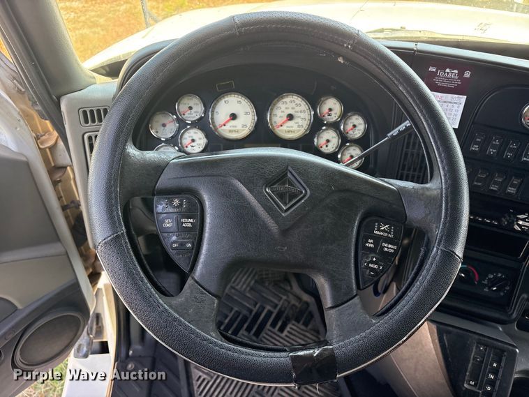 image for item ET0404 2015 International ProStar 122 semi truck