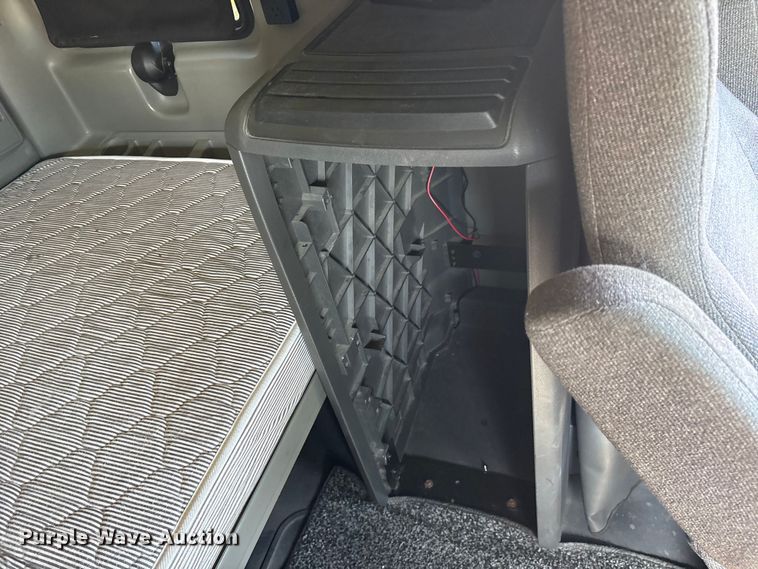 image for item ET0404 2015 International ProStar 122 semi truck