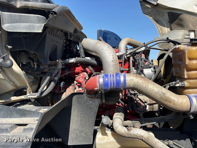 image for item ET0404 2015 International ProStar 122 semi truck