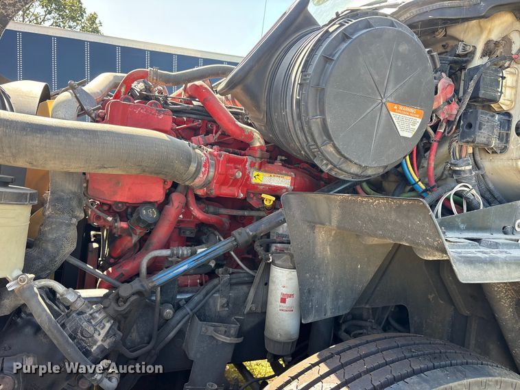 image for item ET0404 2015 International ProStar 122 semi truck