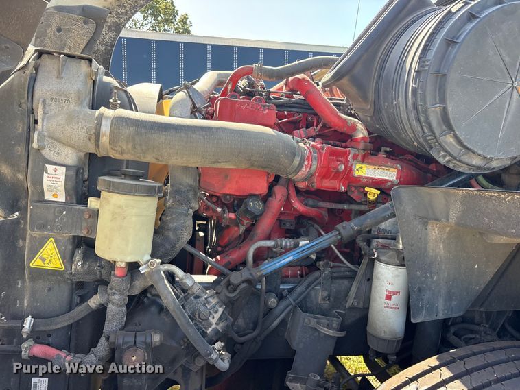image for item ET0404 2015 International ProStar 122 semi truck